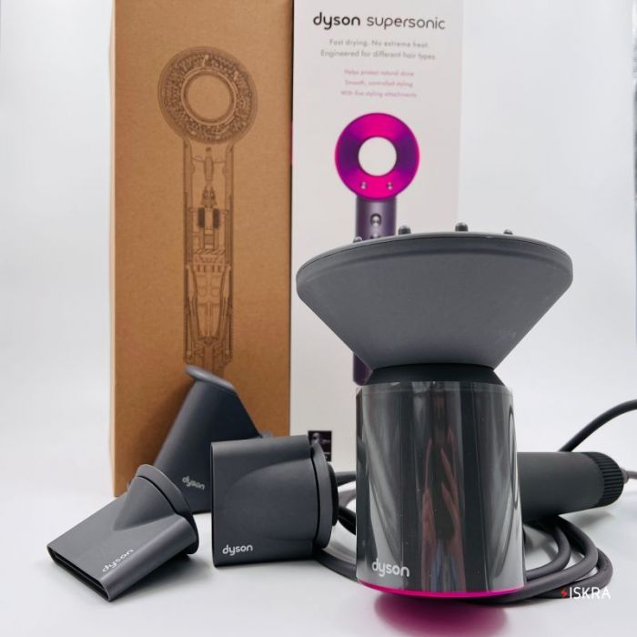 Uscător de păr Dyson cu 5 duze, 1600W