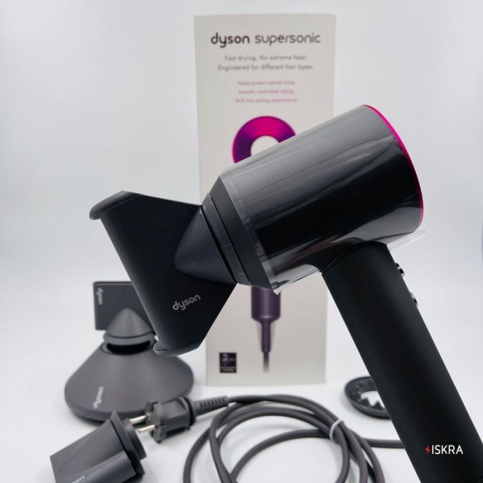 Uscător de păr Dyson cu 5 duze, 1600W