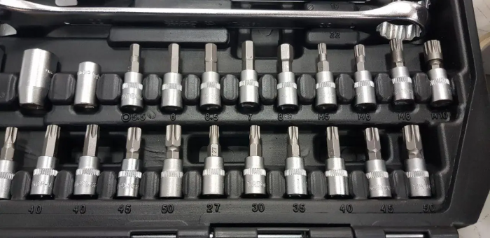 Set de scule YATO; 216 piese, 1/4", 3/8", 1/2", hexagonal cu 6 fețe