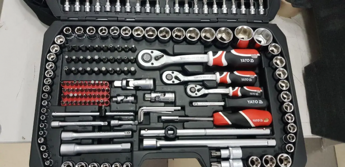 Set de scule YATO; 216 piese, 1/4", 3/8", 1/2", hexagonal cu 6 fețe