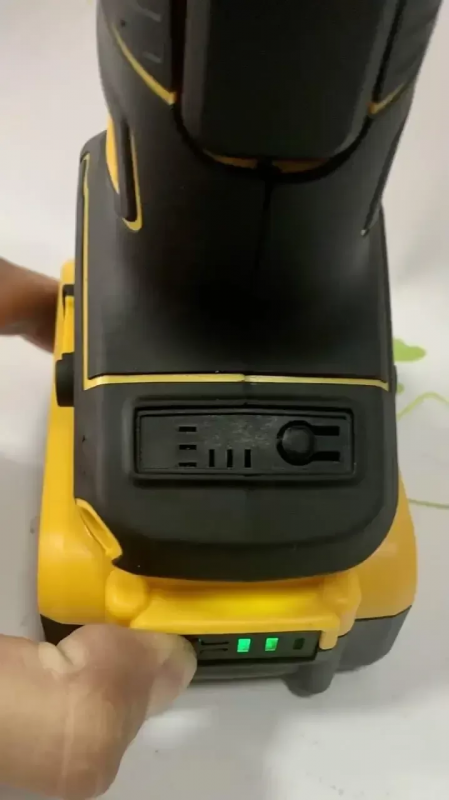 Polizor unghiular cu acumulator (Șlefuitor unghiular), DCG413 fără perii (brushless)