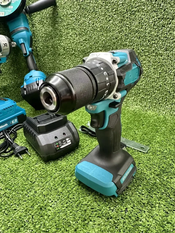 Set de scule electrice cu acumulator 3 în 1: 2 acumulatori 36V/5A.h.