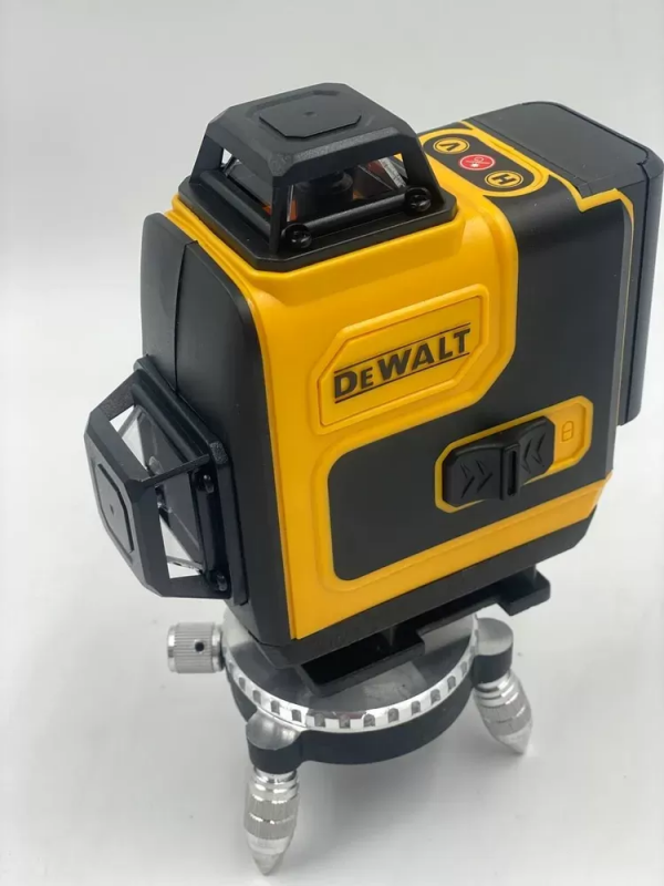 Nivelă laser cu acumulator (4D, 16 raze), 2 acumulatori