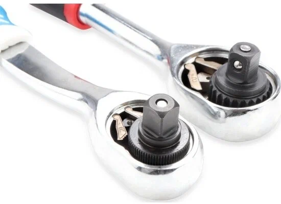 Set de scule în valiză cu 108 piese (șurubelnițe, chei cu clichet, capete tubulare, imbusuri)